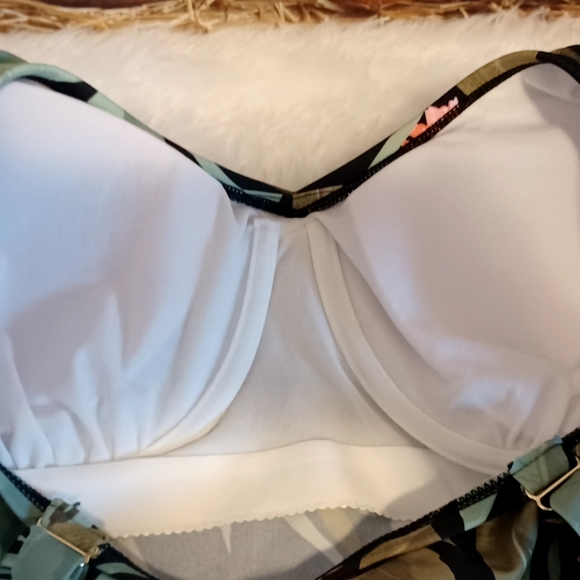 NWT TANIKI SWIMSUIT TOP SZ 18 MULTI TROPICAL COLORS - Picture 8 of 9